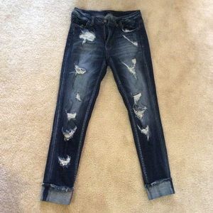 Buckle Cropped Kancan jeans!